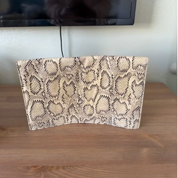 Snakeskin Pattern Clutch - Picture 2 of 2